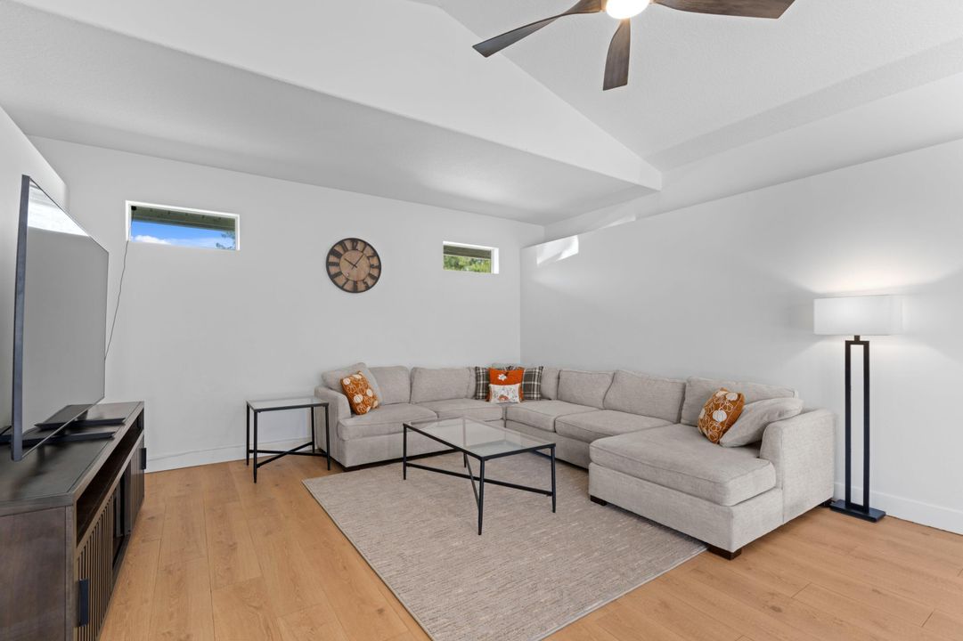 For Sale: $1,150,000 (5 beds, 3 baths, 2955 Square Feet)