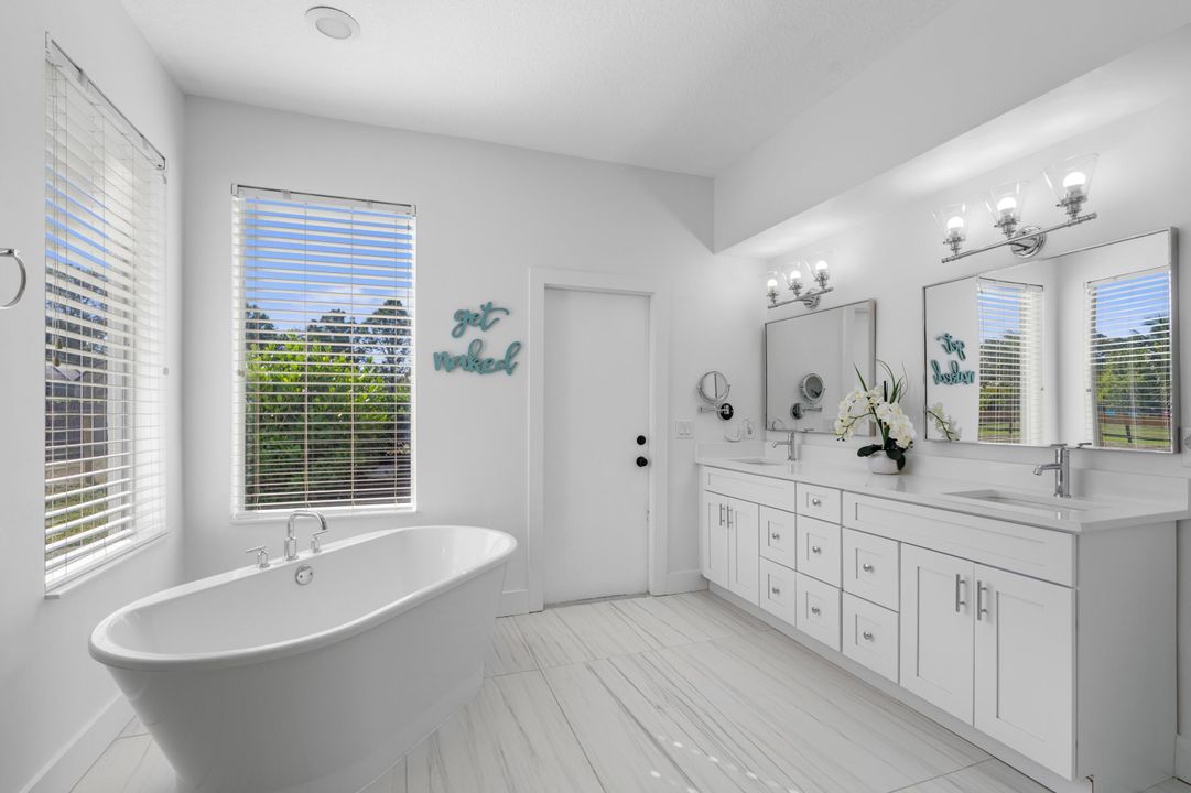 For Sale: $1,150,000 (5 beds, 3 baths, 2955 Square Feet)