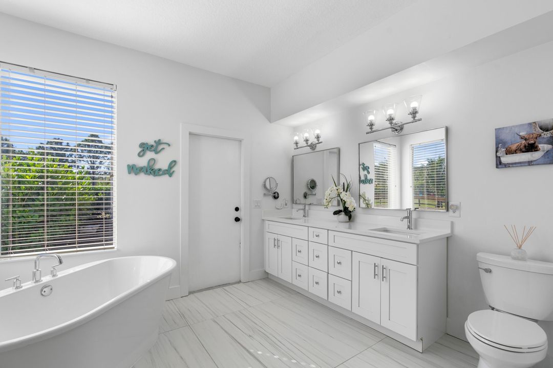 For Sale: $1,150,000 (5 beds, 3 baths, 2955 Square Feet)