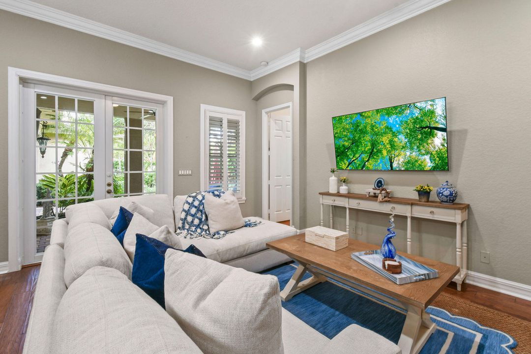 For Sale: $960,000 (3 beds, 2 baths, 1585 Square Feet)