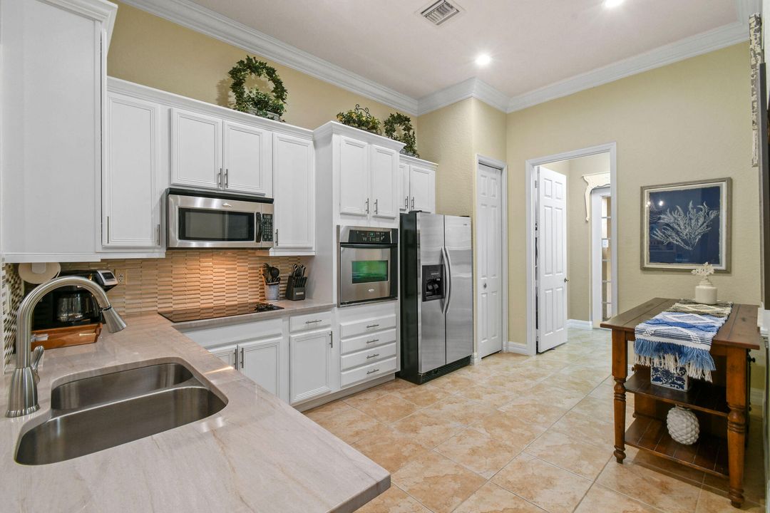 For Sale: $960,000 (3 beds, 2 baths, 1585 Square Feet)