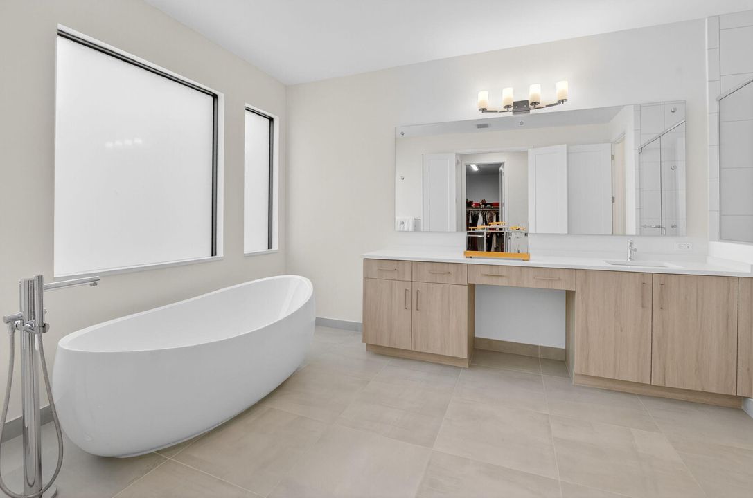 For Rent: $12,500 (5 beds, 7 baths, 4605 Square Feet)