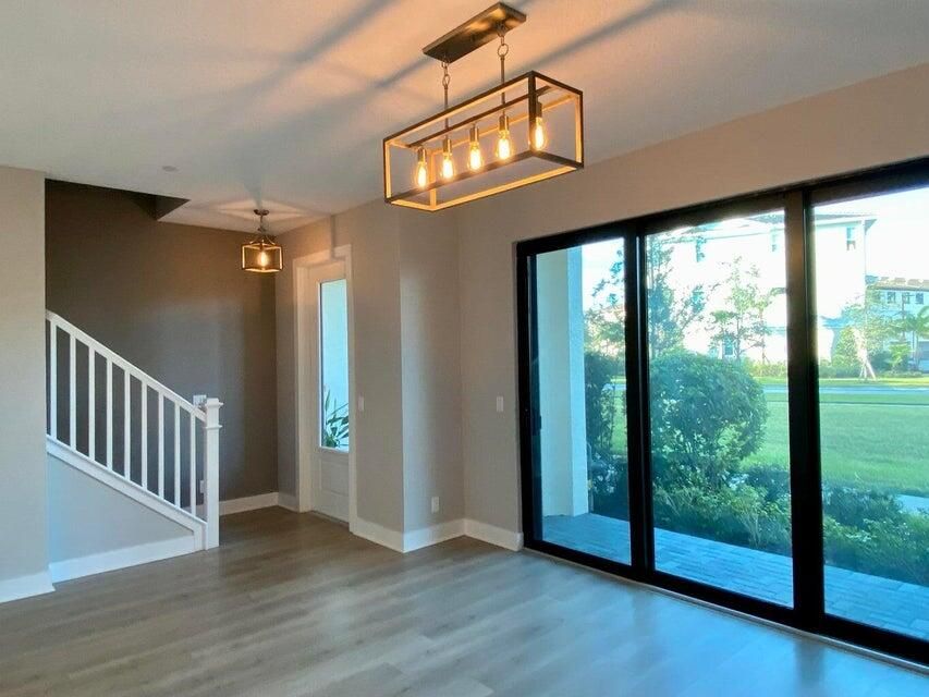 For Rent: $4,975 (3 beds, 3 baths, 2252 Square Feet)