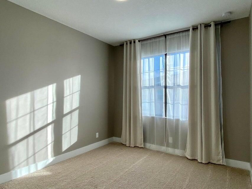 For Rent: $4,975 (3 beds, 3 baths, 2252 Square Feet)