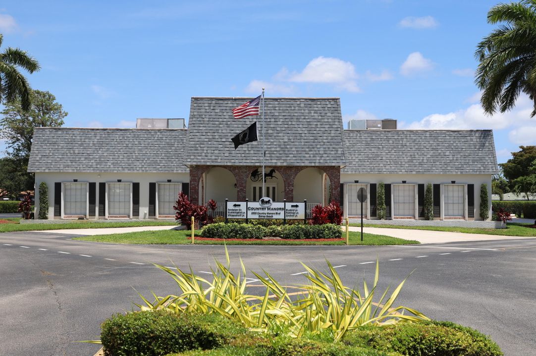 For Sale: $255,000 (2 beds, 2 baths, 980 Square Feet)