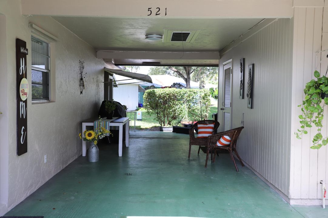 For Sale: $255,000 (2 beds, 2 baths, 980 Square Feet)