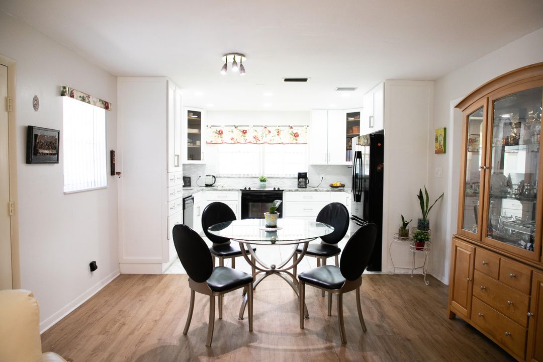 For Sale: $255,000 (2 beds, 2 baths, 980 Square Feet)