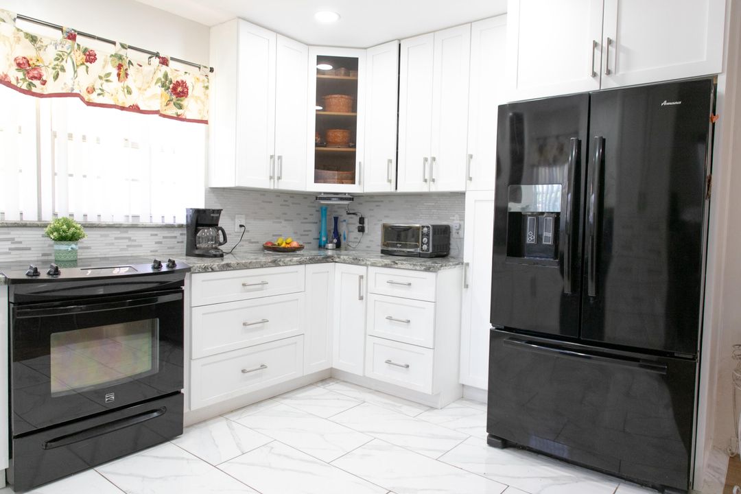 For Sale: $255,000 (2 beds, 2 baths, 980 Square Feet)