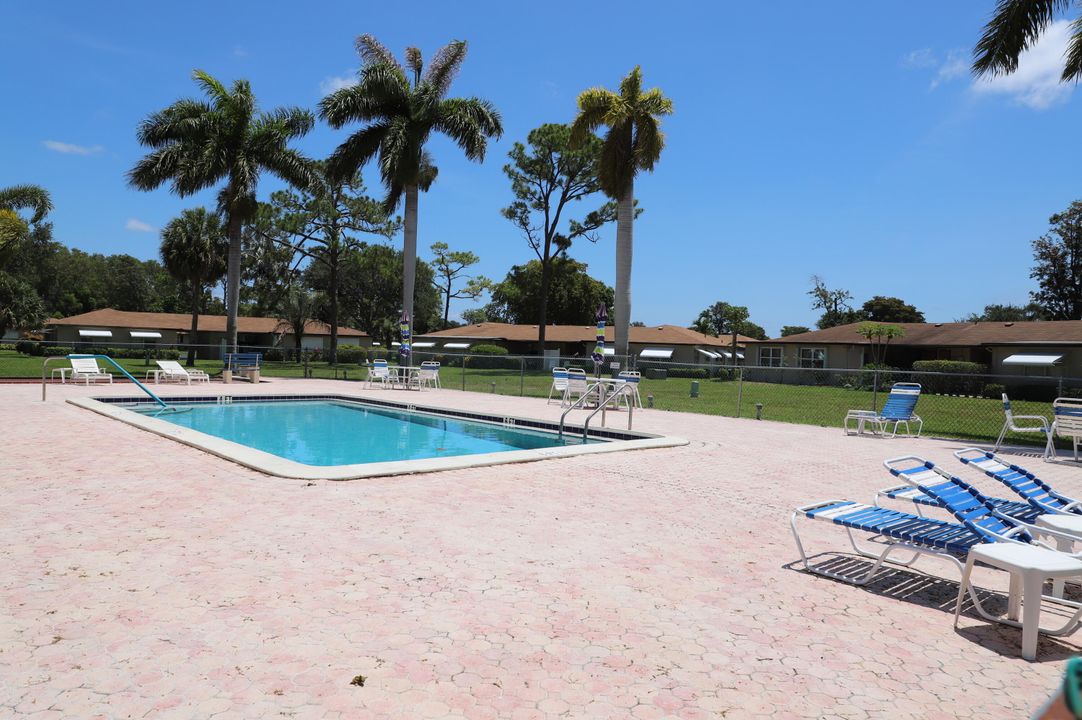 For Sale: $255,000 (2 beds, 2 baths, 980 Square Feet)