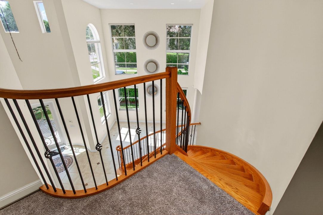 合同活跃: $1,299,000 (5 贝兹, 4 浴室, 4139 平方英尺)