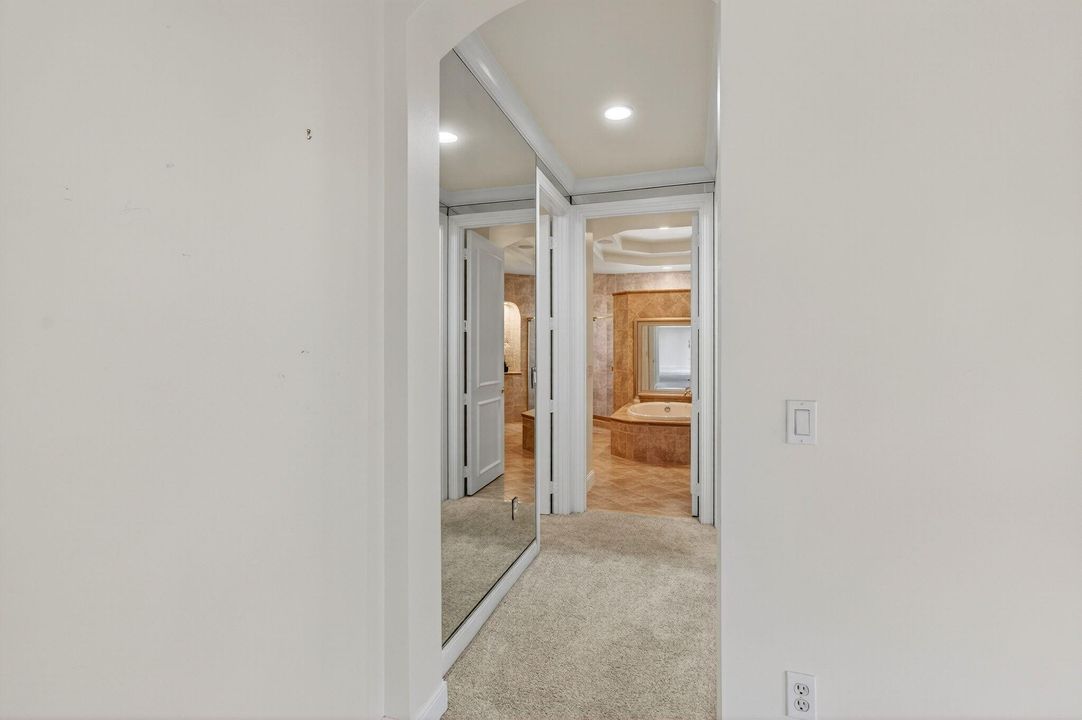 合同活跃: $1,299,000 (5 贝兹, 4 浴室, 4139 平方英尺)