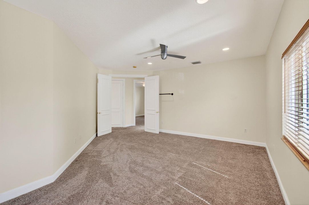 合同活跃: $1,299,000 (5 贝兹, 4 浴室, 4139 平方英尺)