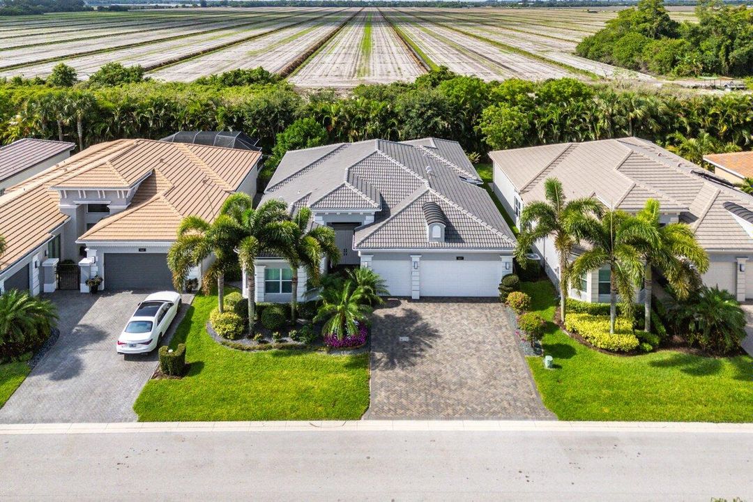 For Sale: $1,200,000 (4 beds, 3 baths, 2685 Square Feet)