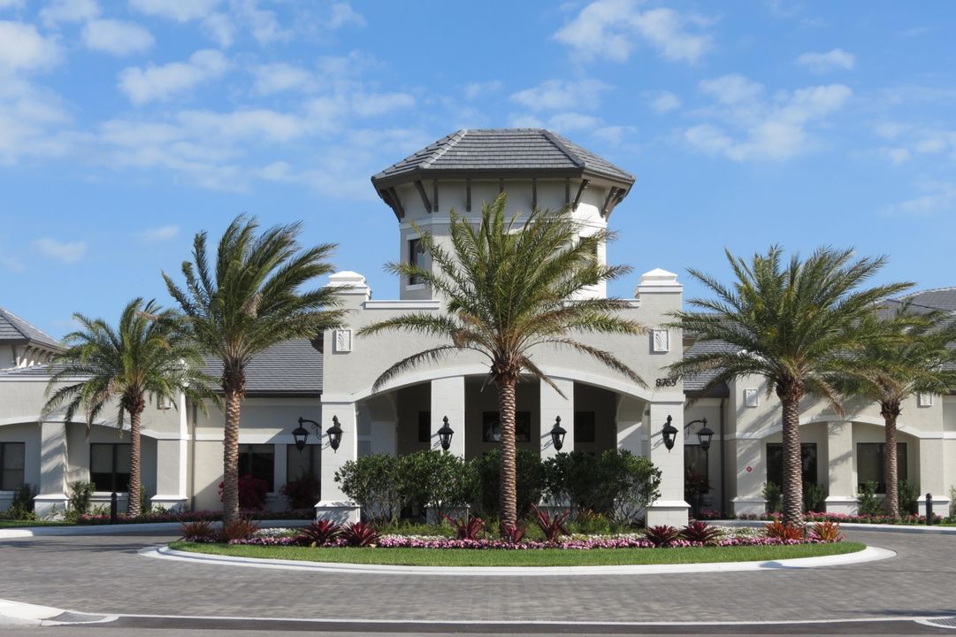 For Sale: $1,200,000 (4 beds, 3 baths, 2685 Square Feet)