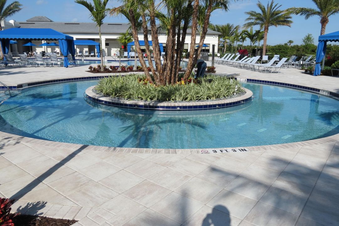 For Sale: $1,200,000 (4 beds, 3 baths, 2685 Square Feet)