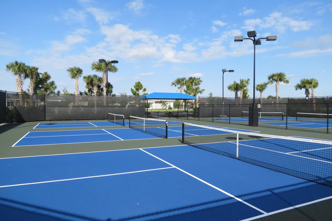 For Sale: $1,200,000 (4 beds, 3 baths, 2685 Square Feet)