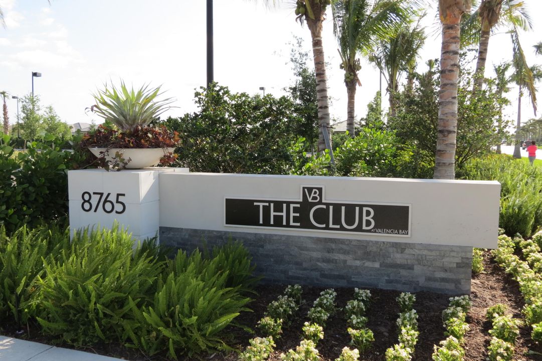 For Sale: $1,200,000 (4 beds, 3 baths, 2685 Square Feet)