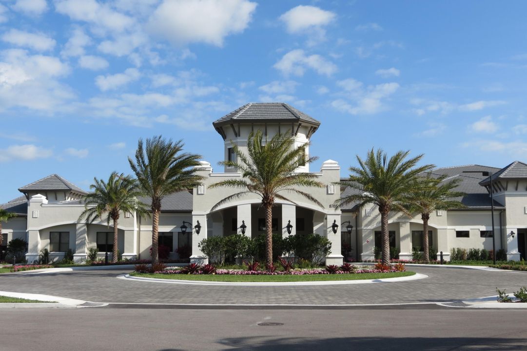 For Sale: $1,200,000 (4 beds, 3 baths, 2685 Square Feet)