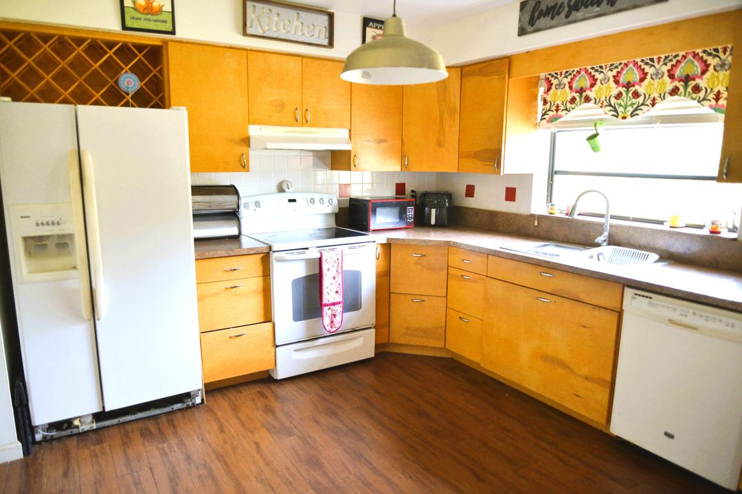 En Venta: $218,000 (2 camas, 2 baños, 1400 Pies cuadrados)