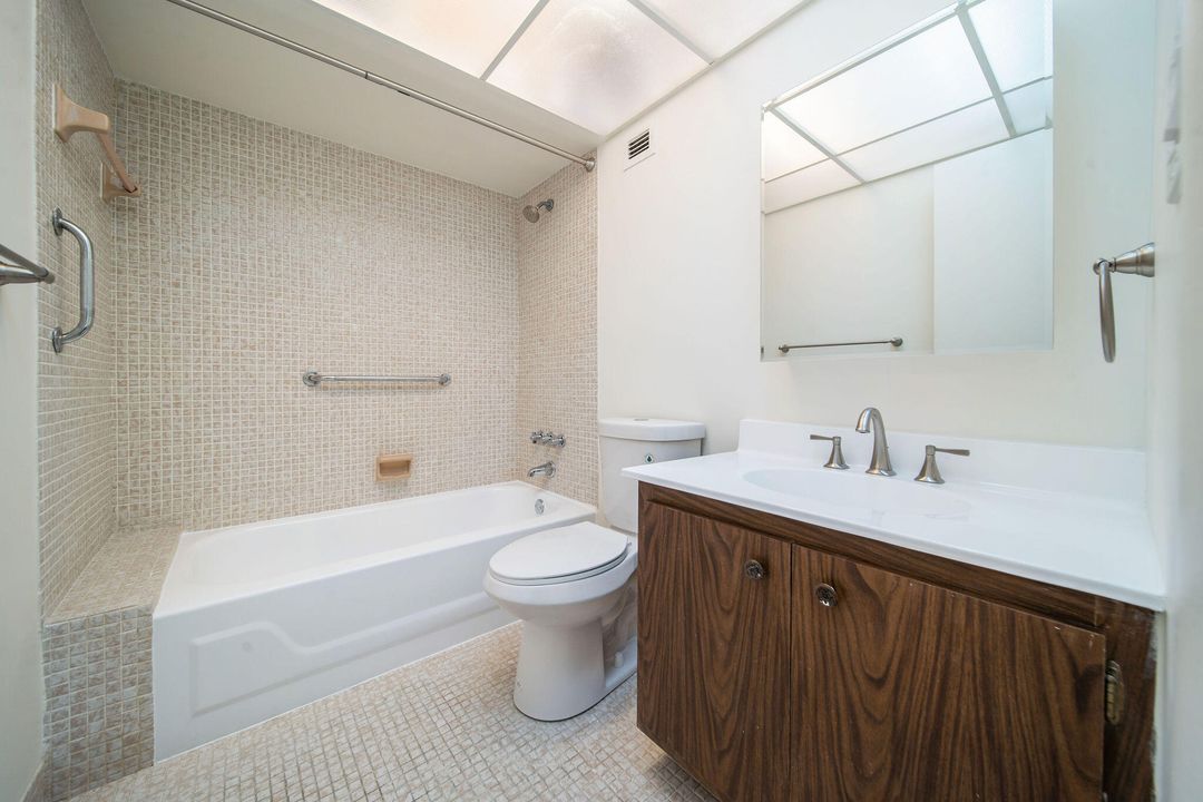 For Sale: $350,000 (2 beds, 2 baths, 1262 Square Feet)