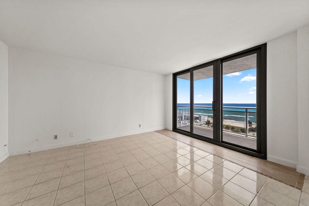 For Sale: $350,000 (2 beds, 2 baths, 1262 Square Feet)