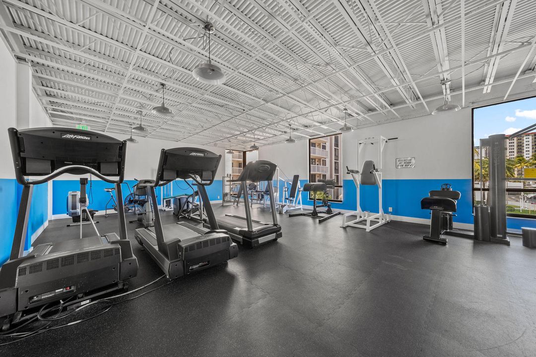 For Sale: $350,000 (2 beds, 2 baths, 1262 Square Feet)