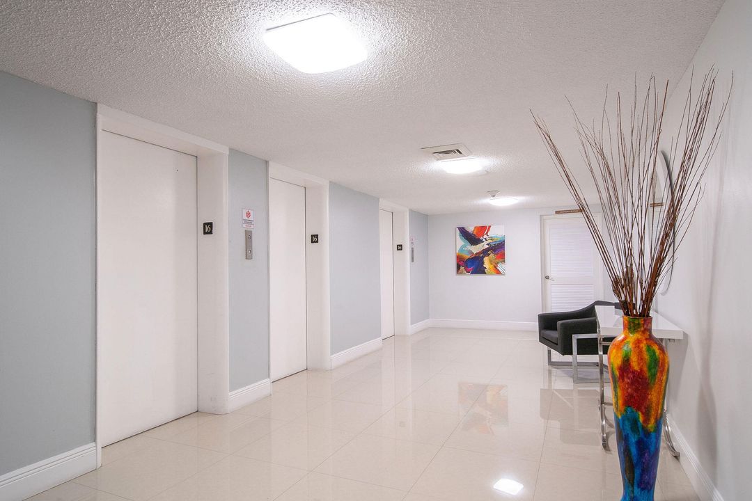 For Sale: $350,000 (2 beds, 2 baths, 1262 Square Feet)