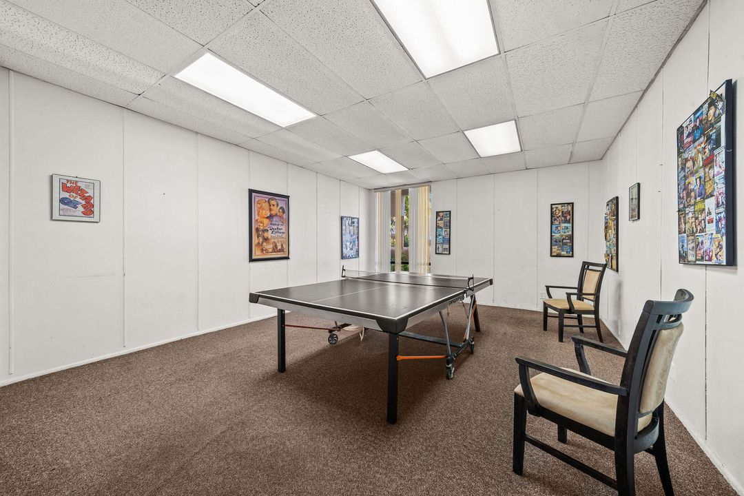 For Sale: $350,000 (2 beds, 2 baths, 1262 Square Feet)