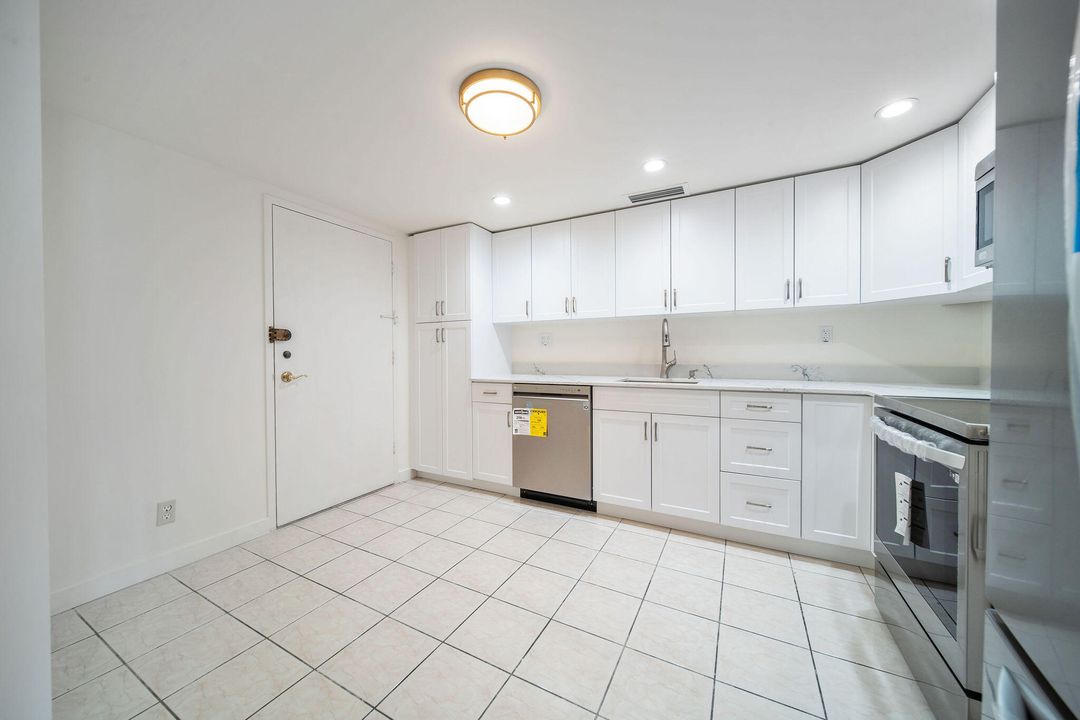 For Sale: $350,000 (2 beds, 2 baths, 1262 Square Feet)