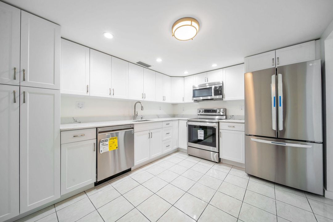 For Sale: $350,000 (2 beds, 2 baths, 1262 Square Feet)