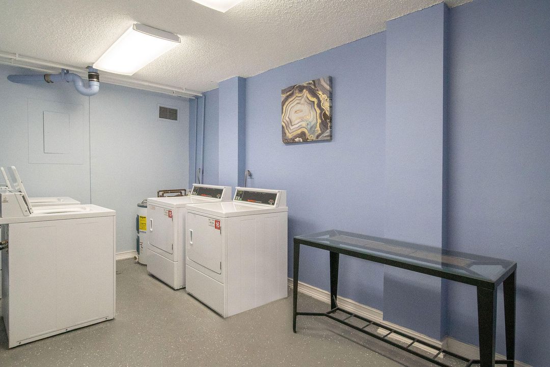 For Sale: $350,000 (2 beds, 2 baths, 1262 Square Feet)