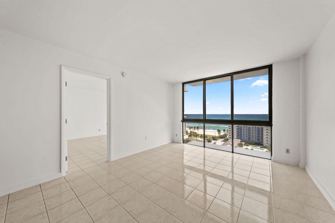 For Sale: $350,000 (2 beds, 2 baths, 1262 Square Feet)