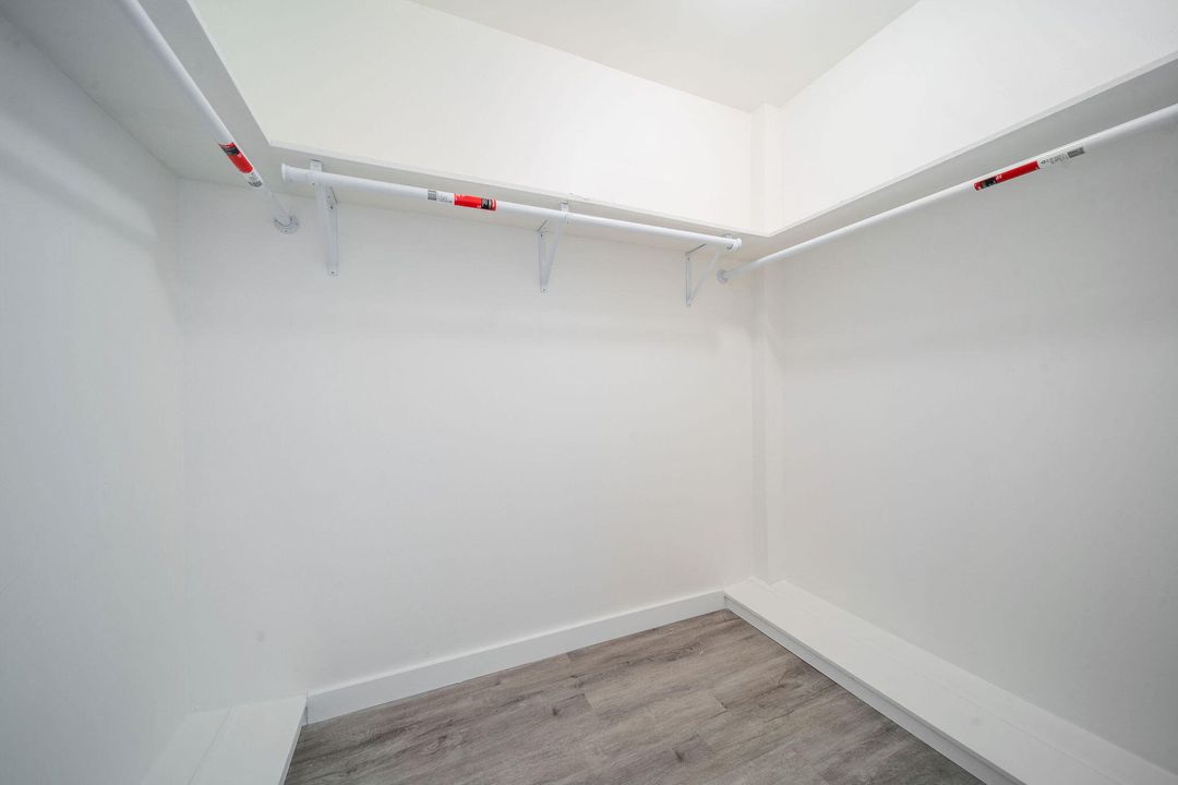 For Sale: $350,000 (2 beds, 2 baths, 1262 Square Feet)