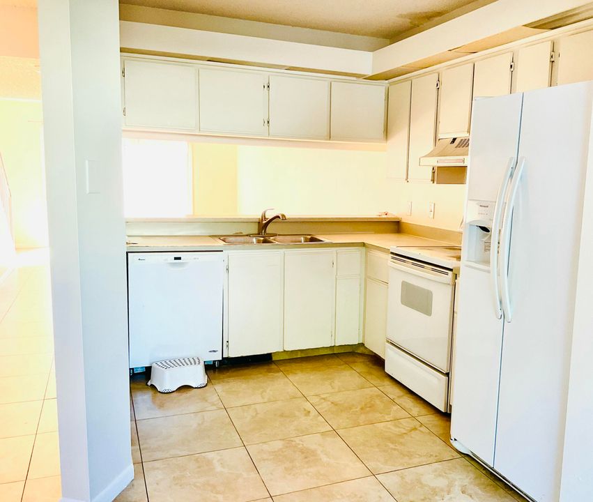 В аренду: $2,400 (2 спален, 2 ванн, 1176 Квадратных фут)