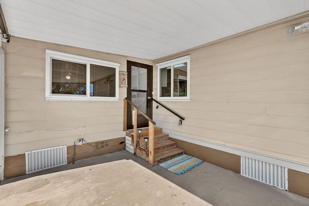 Active With Contract: $142,900 (2 beds, 2 baths, 1248 Square Feet)