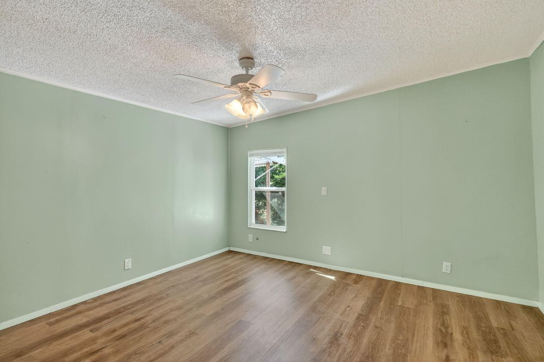 Active With Contract: $142,900 (2 beds, 2 baths, 1248 Square Feet)