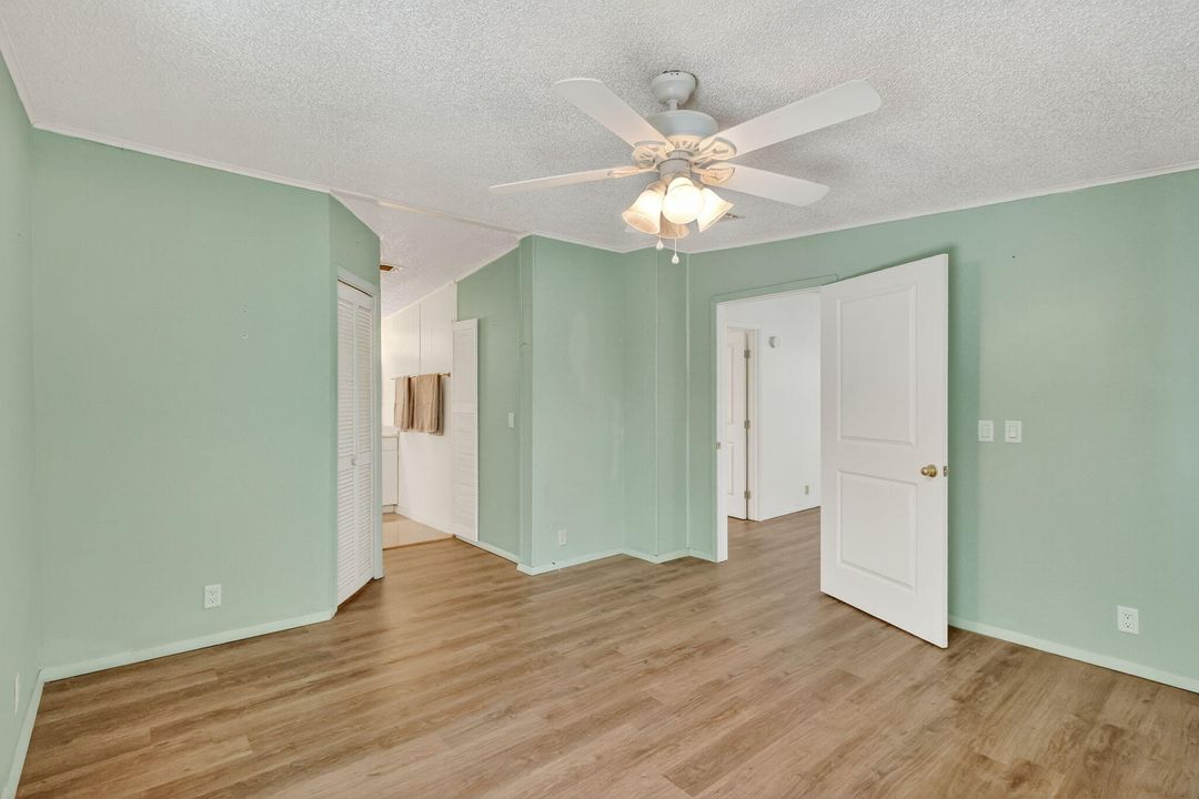 Active With Contract: $142,900 (2 beds, 2 baths, 1248 Square Feet)