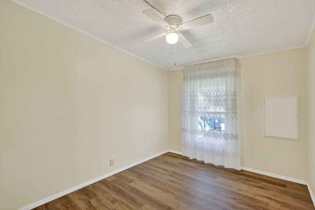 Active With Contract: $142,900 (2 beds, 2 baths, 1248 Square Feet)