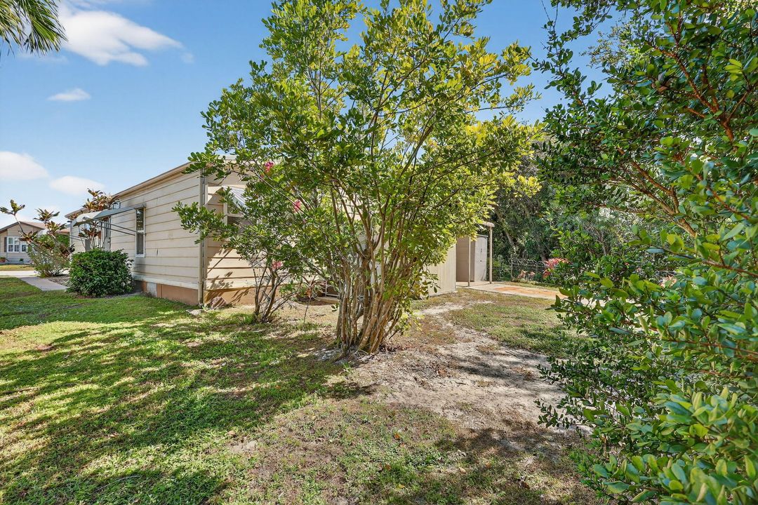 Active With Contract: $142,900 (2 beds, 2 baths, 1248 Square Feet)