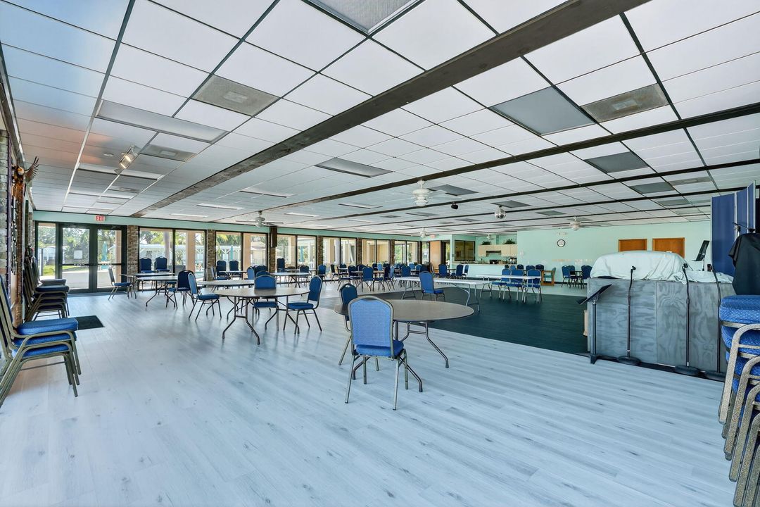 Active With Contract: $142,900 (2 beds, 2 baths, 1248 Square Feet)