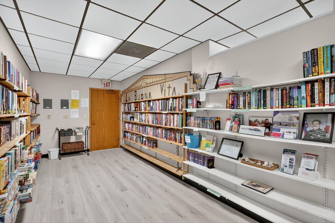 Active With Contract: $142,900 (2 beds, 2 baths, 1248 Square Feet)