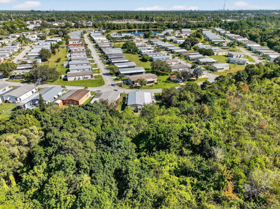 Active With Contract: $142,900 (2 beds, 2 baths, 1248 Square Feet)