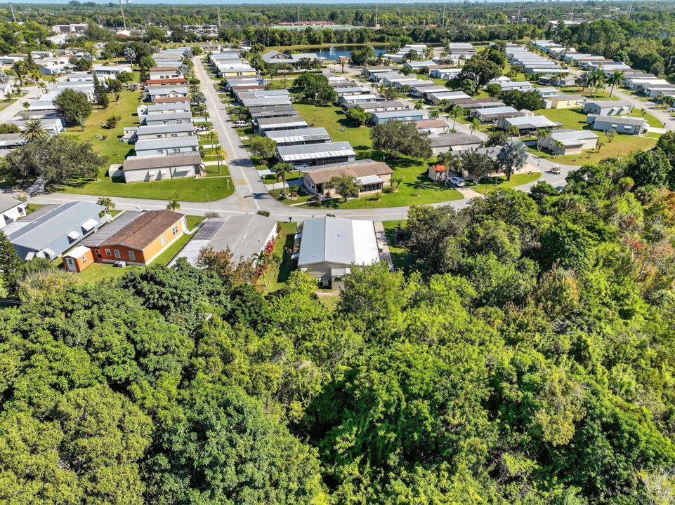 Active With Contract: $142,900 (2 beds, 2 baths, 1248 Square Feet)