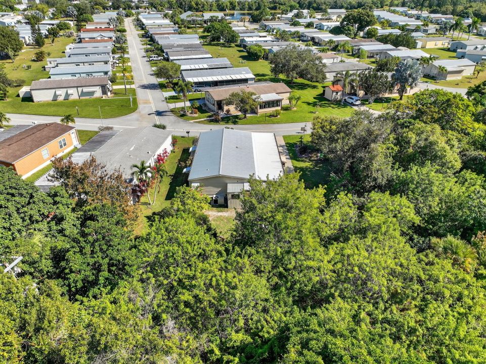 Active With Contract: $142,900 (2 beds, 2 baths, 1248 Square Feet)