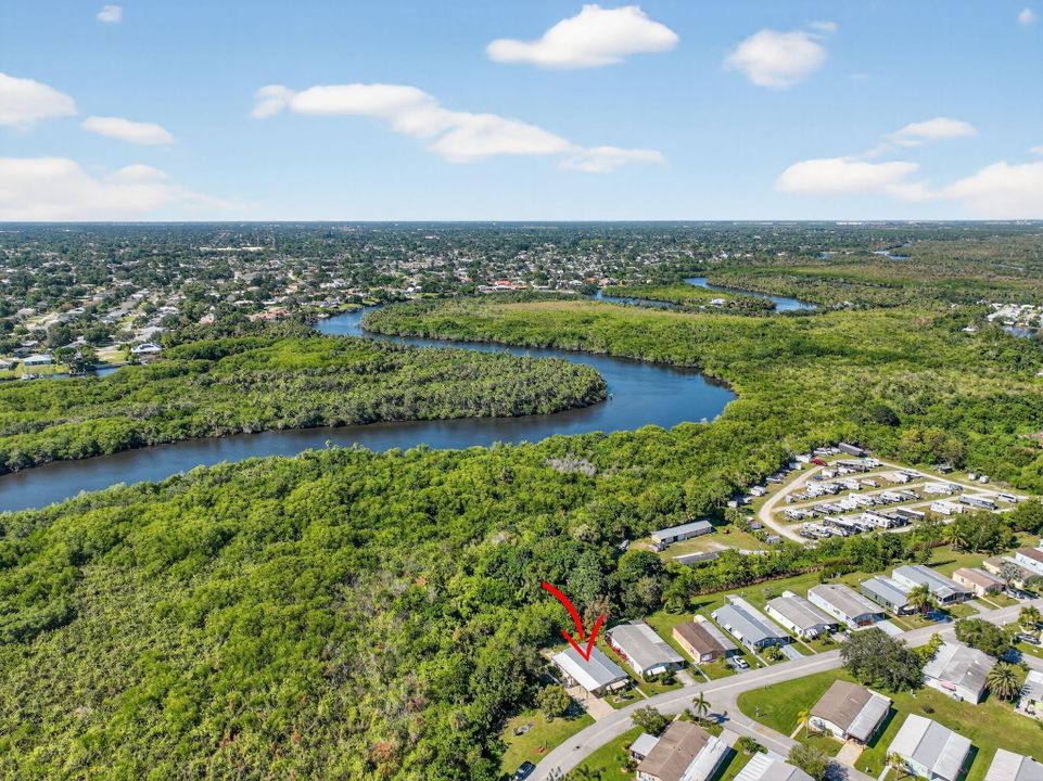 Active With Contract: $142,900 (2 beds, 2 baths, 1248 Square Feet)