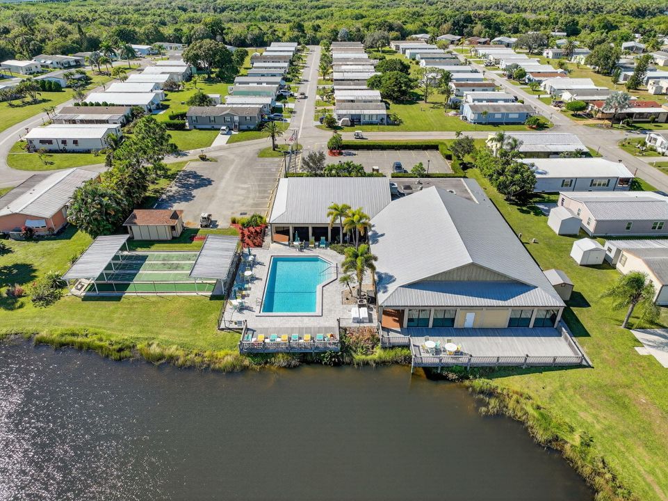 Active With Contract: $142,900 (2 beds, 2 baths, 1248 Square Feet)