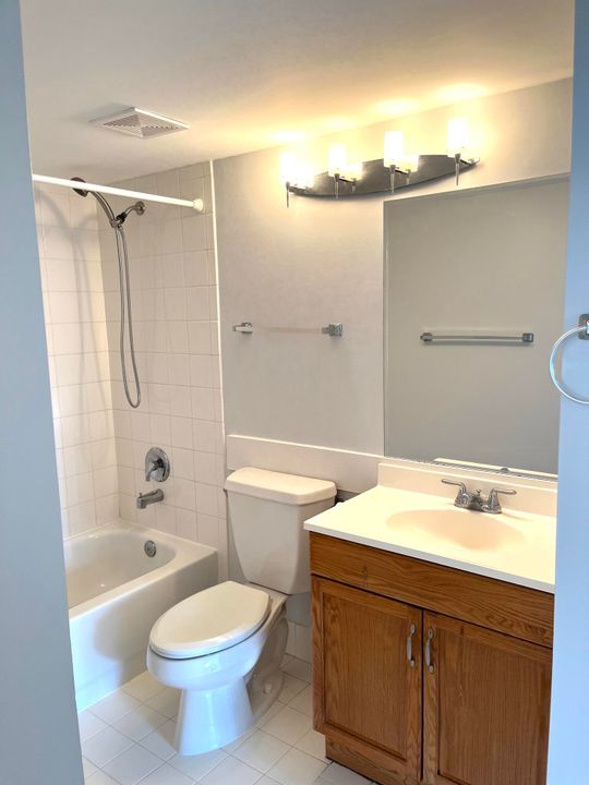 For Rent: $1,675 (1 beds, 1 baths, 729 Square Feet)