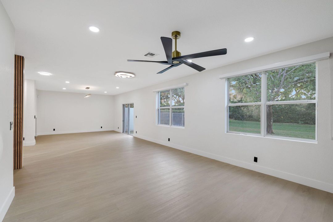 For Sale: $799,000 (4 beds, 3 baths, 2735 Square Feet)