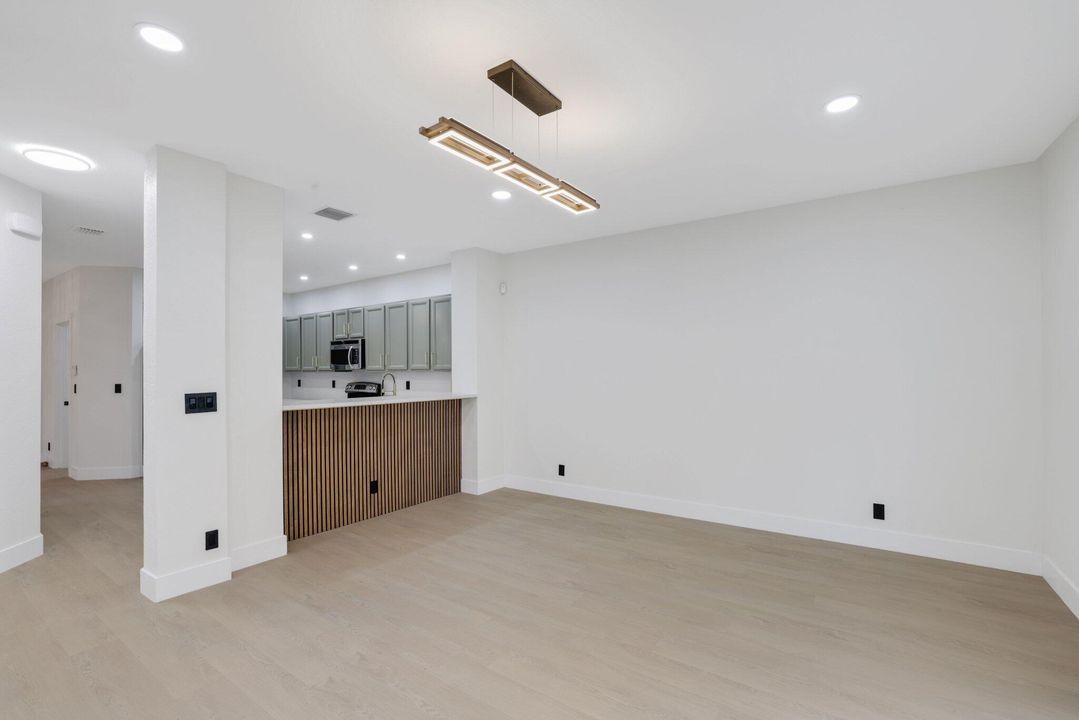 For Sale: $799,000 (4 beds, 3 baths, 2735 Square Feet)