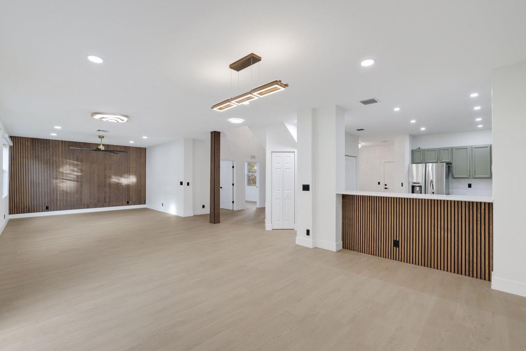 For Sale: $799,000 (4 beds, 3 baths, 2735 Square Feet)